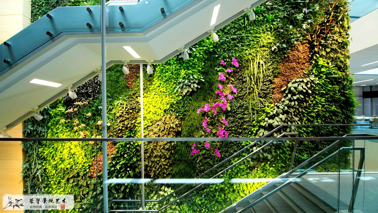 商业垂直绿化_办公楼步梯中庭植物墙景观